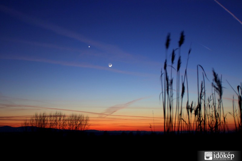 Vénusz Mars Hold együttállás