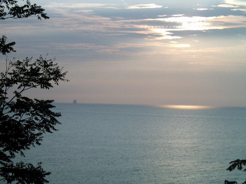 Adria amíg a szem ellát