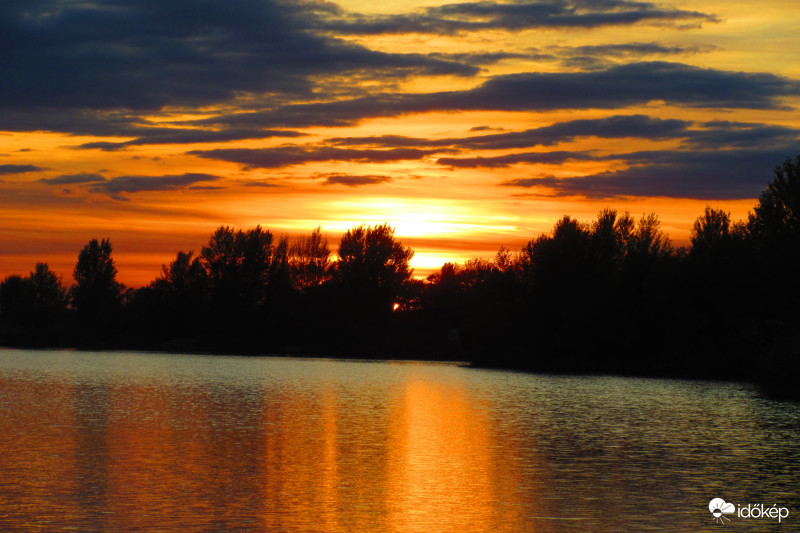 Őszi napnyugta közelről