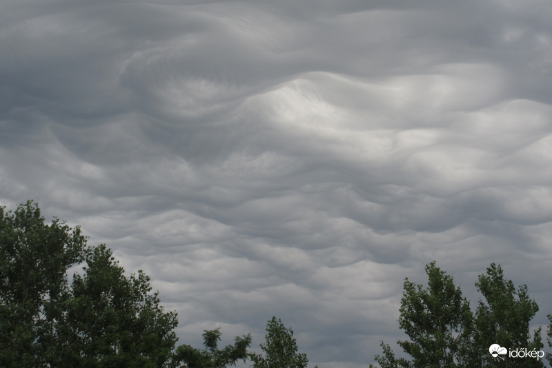 Ezek milyen felhők?