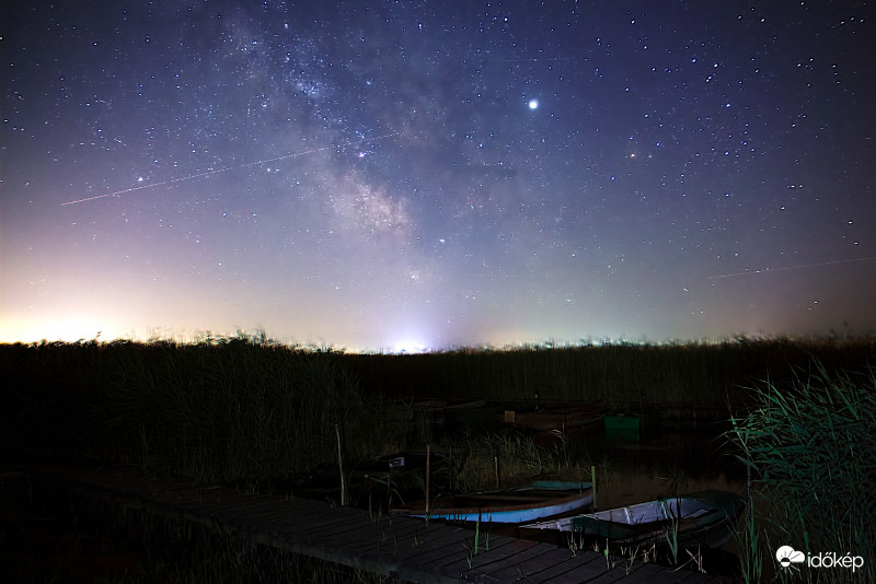 A tejút és a csónakok - éjszaka a Velencei-tavon