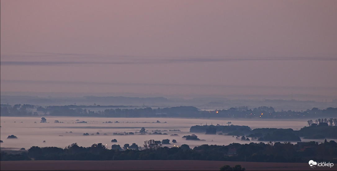 Ködös hajnal a Velencei-tavon