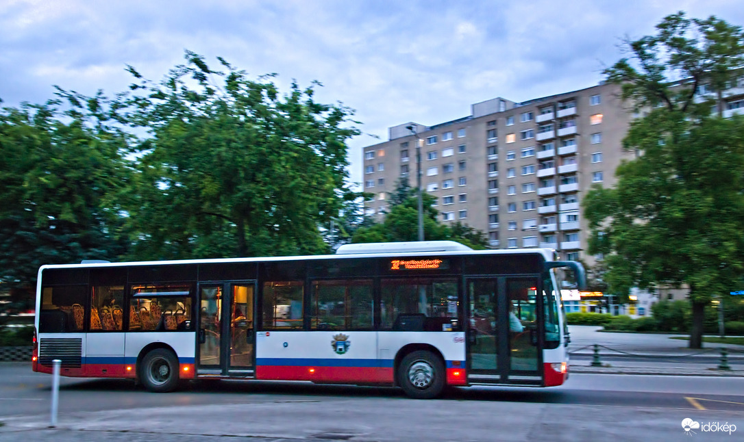 Fehérvári felhős este