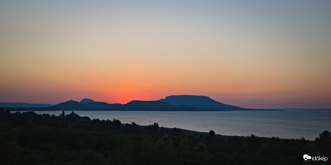 Napfelkelés előtt a SZépkilátón