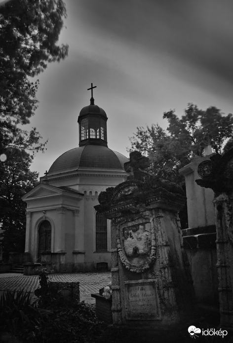 Halottak napi felhős