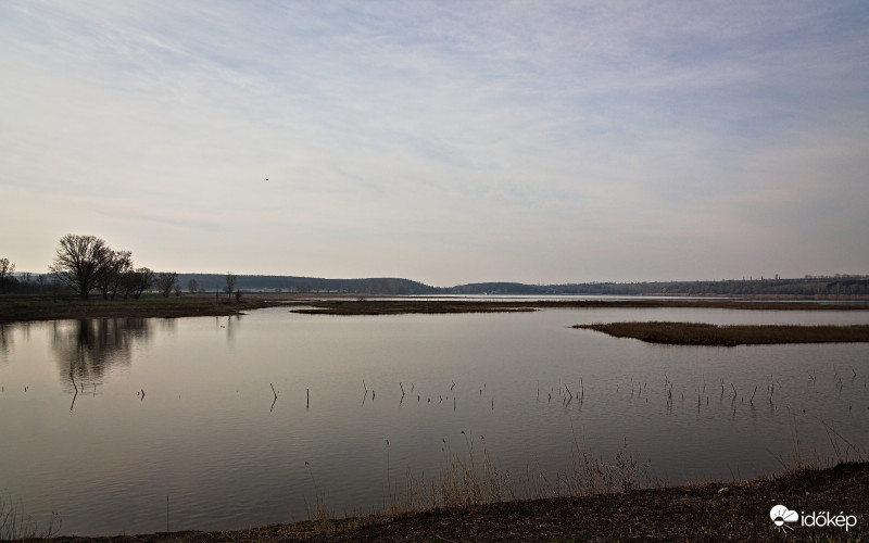 A pátkai víztározó egy kora tavaszi hajnalon