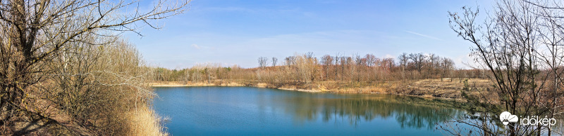 Tavaszi délelőtt a Pusztavám melletti tavaknál