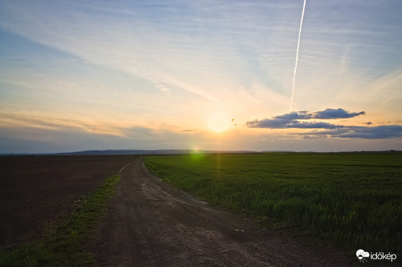 ÉRkező front Fejér felett (2020.04.30)