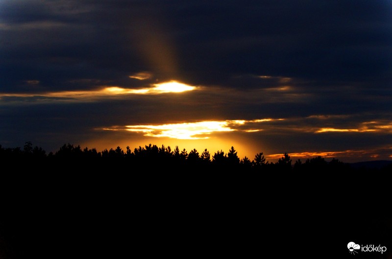 Nyári napnyugta