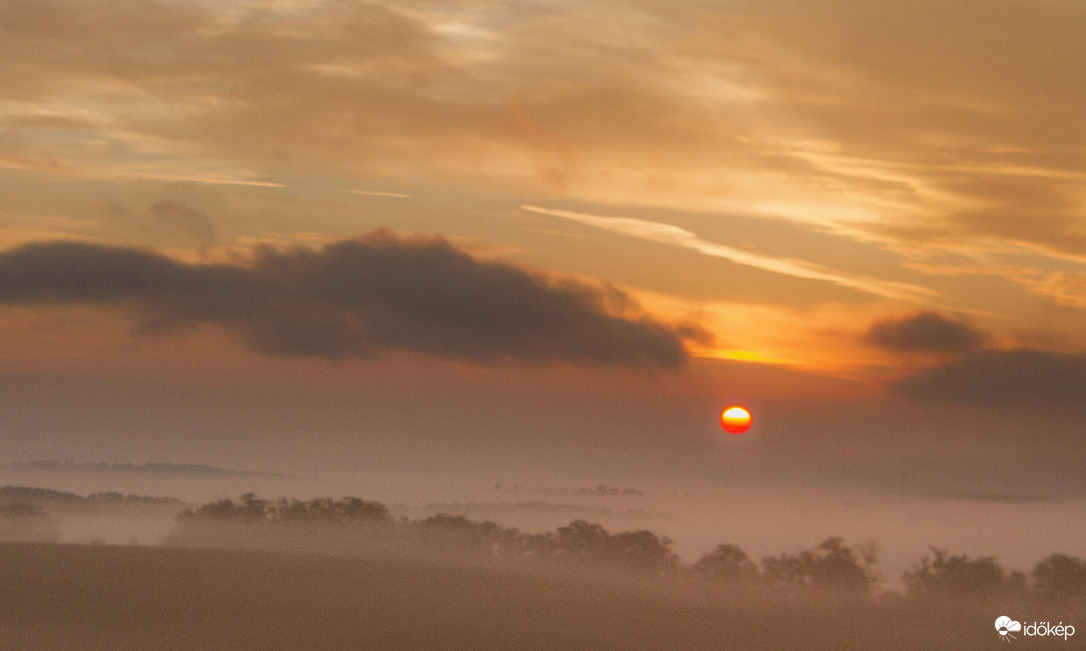 Napkelte Csetényben!