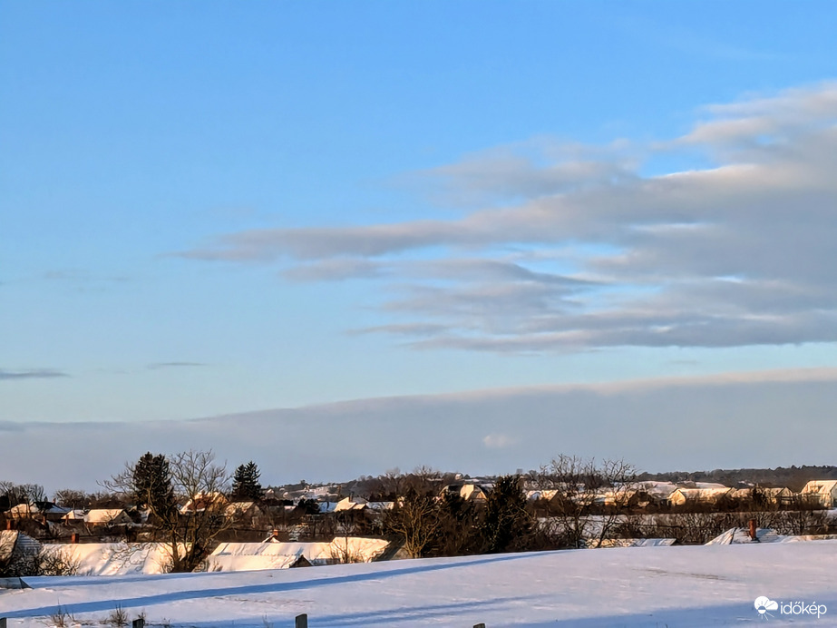 Házak a domb mögött 
