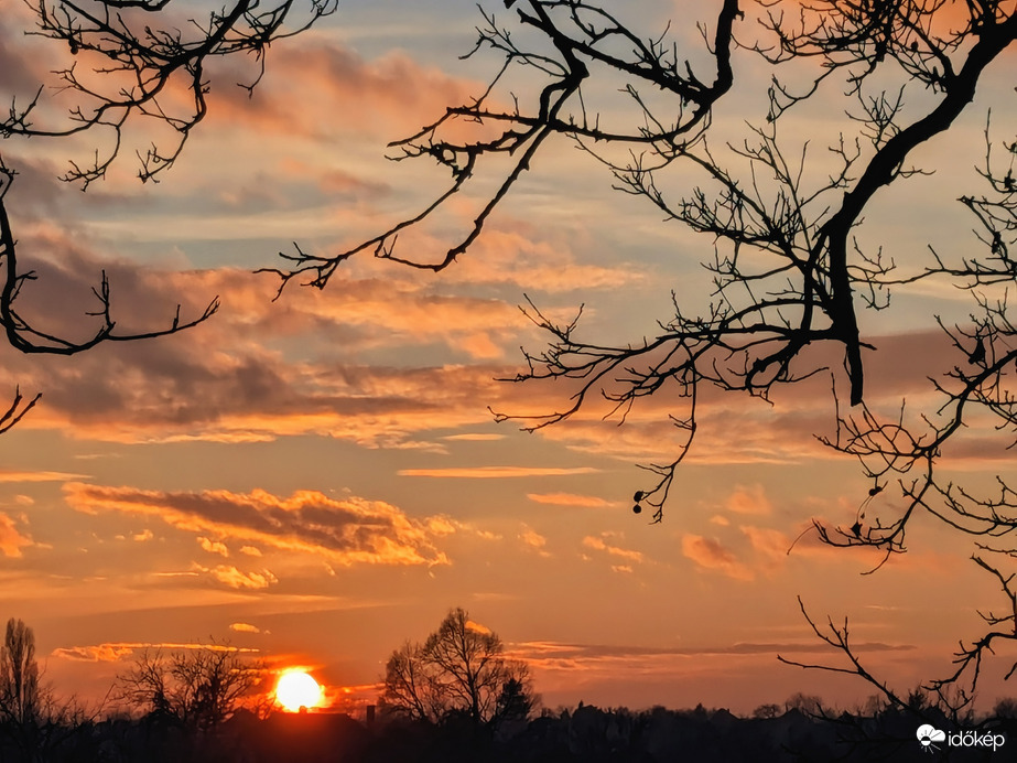 Polgárdi, régen láttuk már a Naplementét