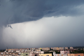 Debrecen felett a vihar előtt.