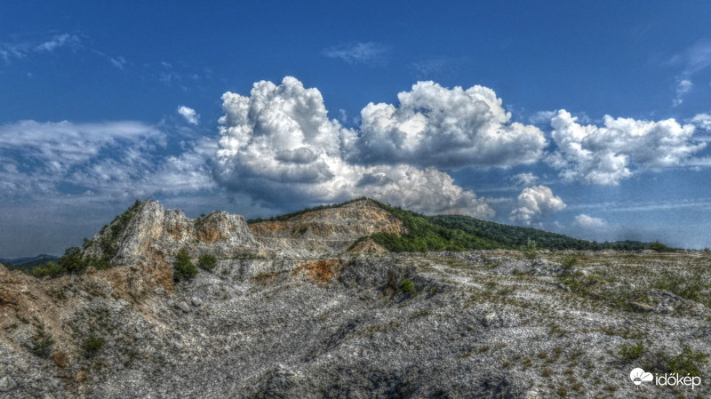 Bél-kő tető