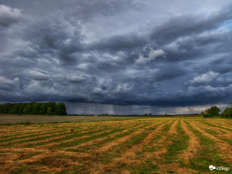 Peremfelhős zivatar a Szigetközben!