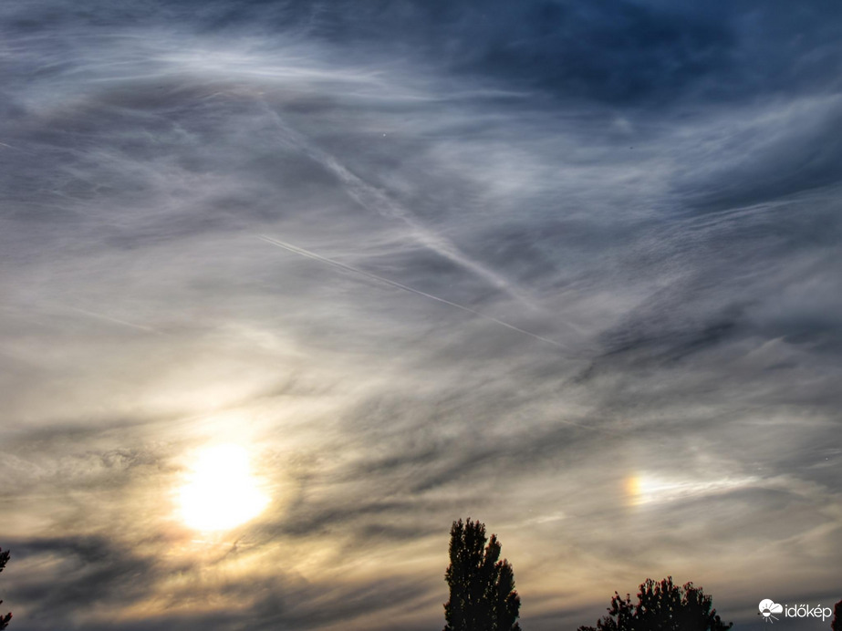 Részleges naphaló és melléknap 10.08