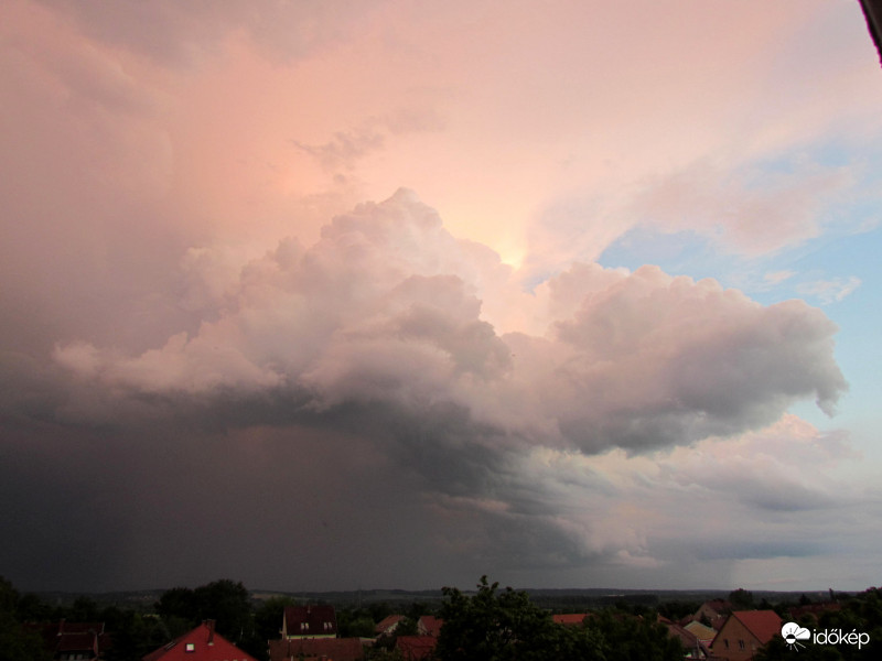 Színpompás zivatar