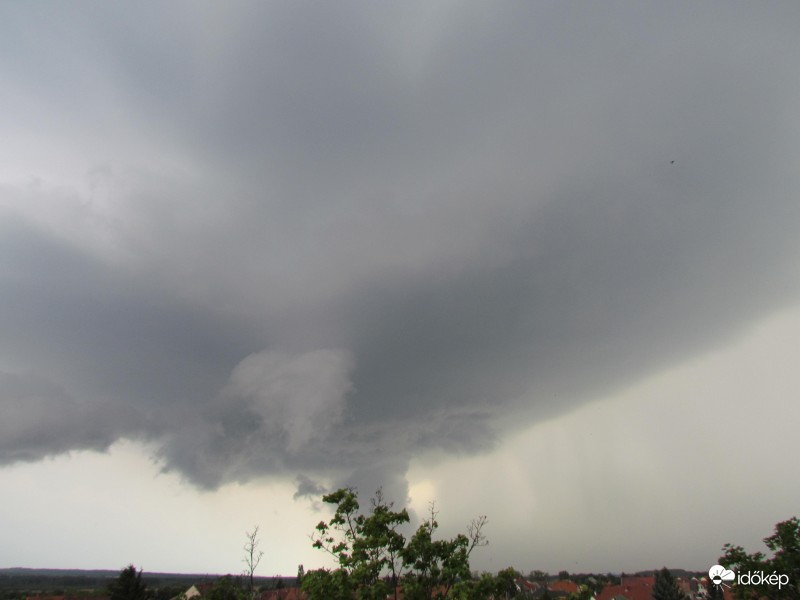 Zivatar tőlünk nyugatra