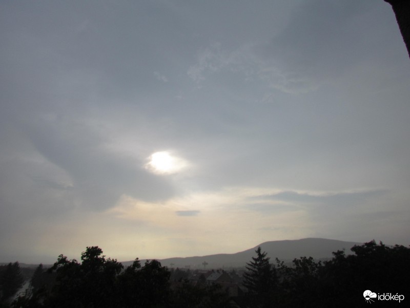 Zivatar vége tőlünk északnyugatra