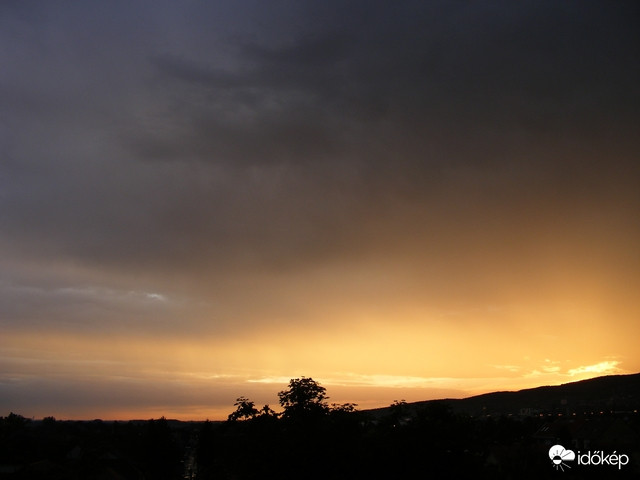 Zivatar utáni alkonyat
