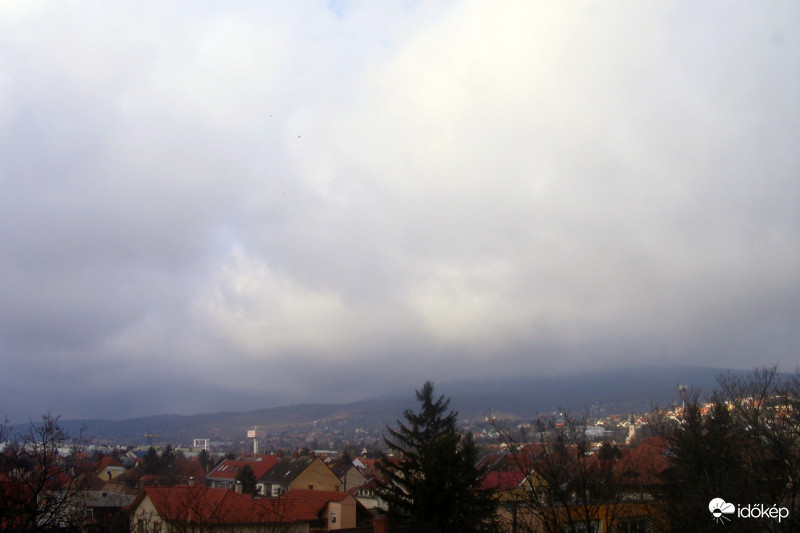 Ködös felhős Pécs-Nyugat