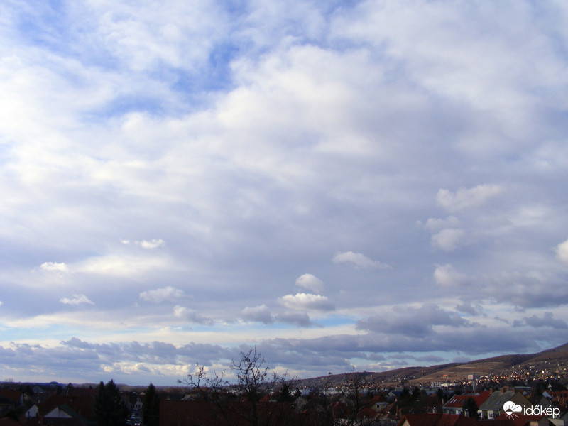Felhőjárás január másodikán