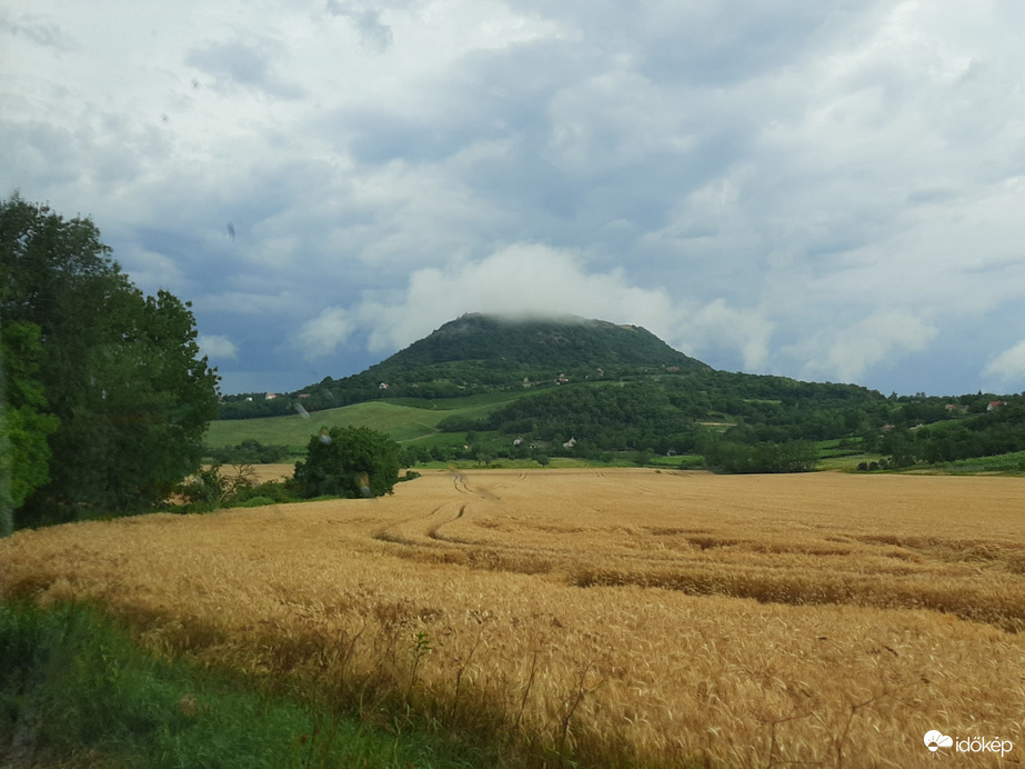 Nyári sapka a Csobáncon