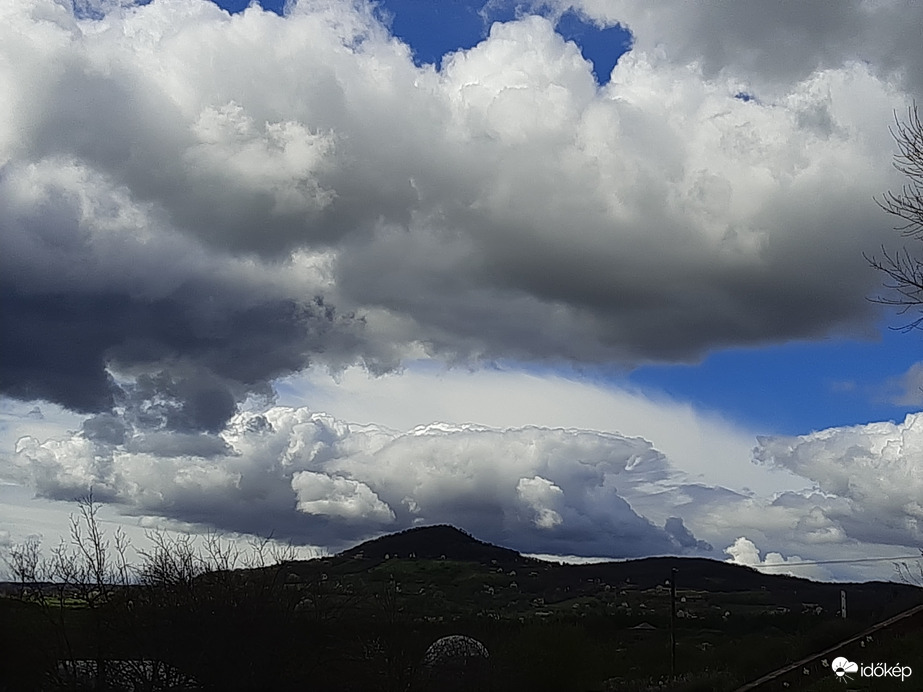 Kilátás az udvarunkból