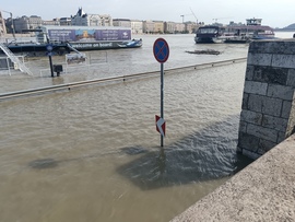 2024.09.18 Batthyány tér 13:55