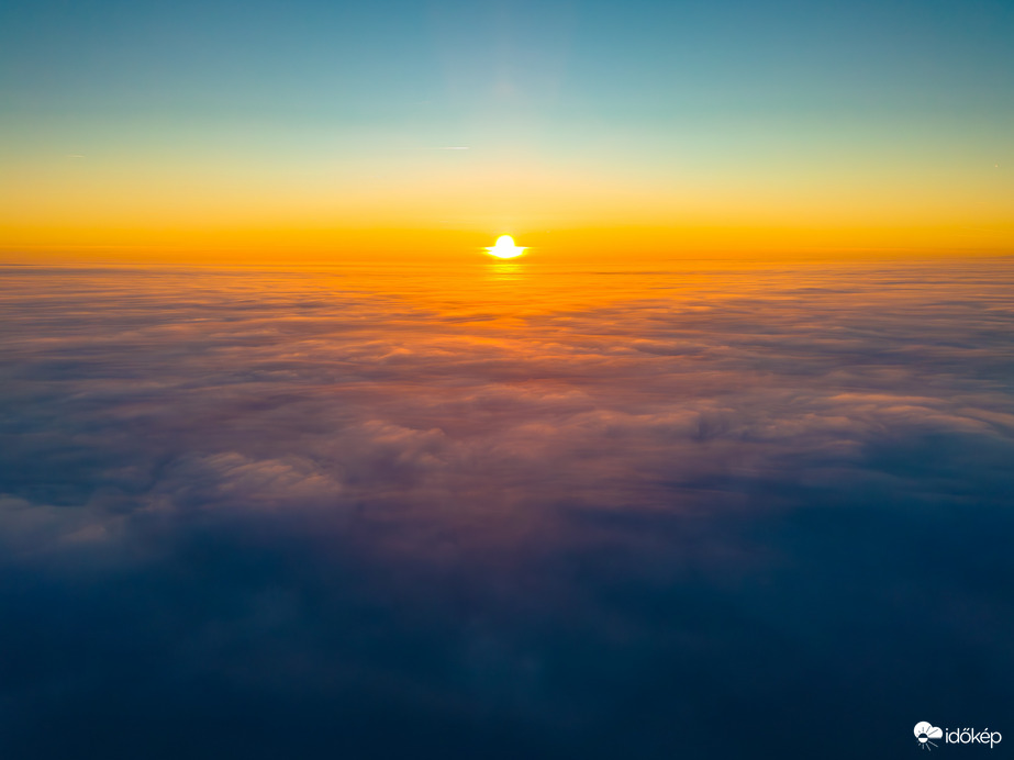 Naplemente a hidegpárna felett