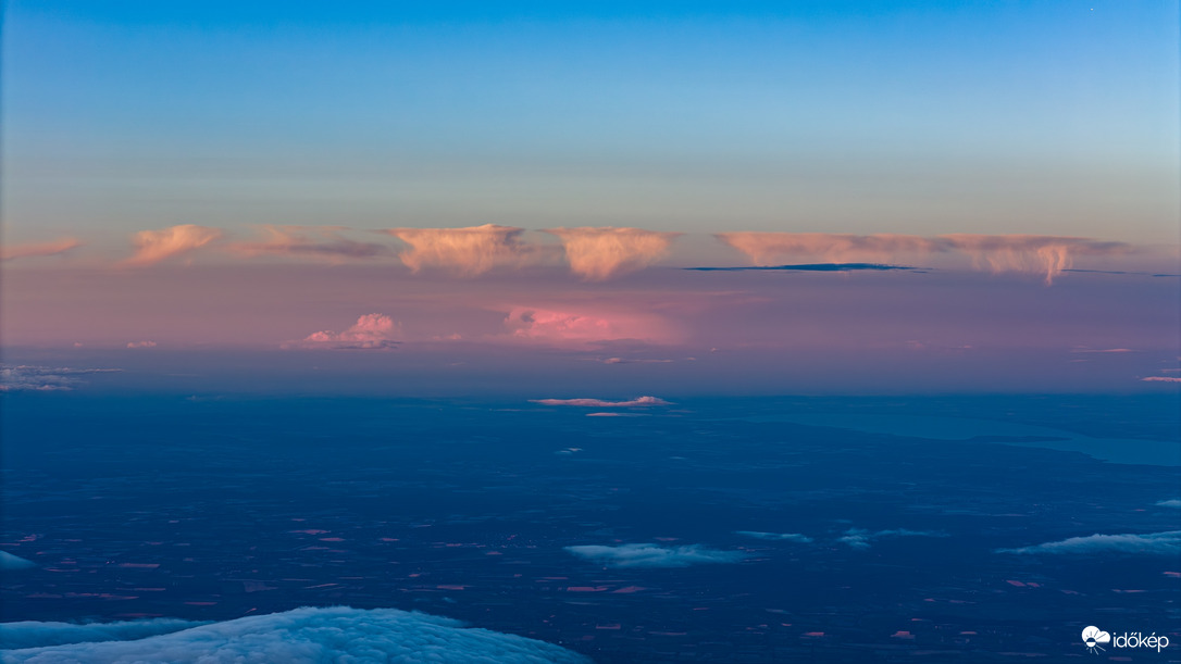 Különleges virga-felhők