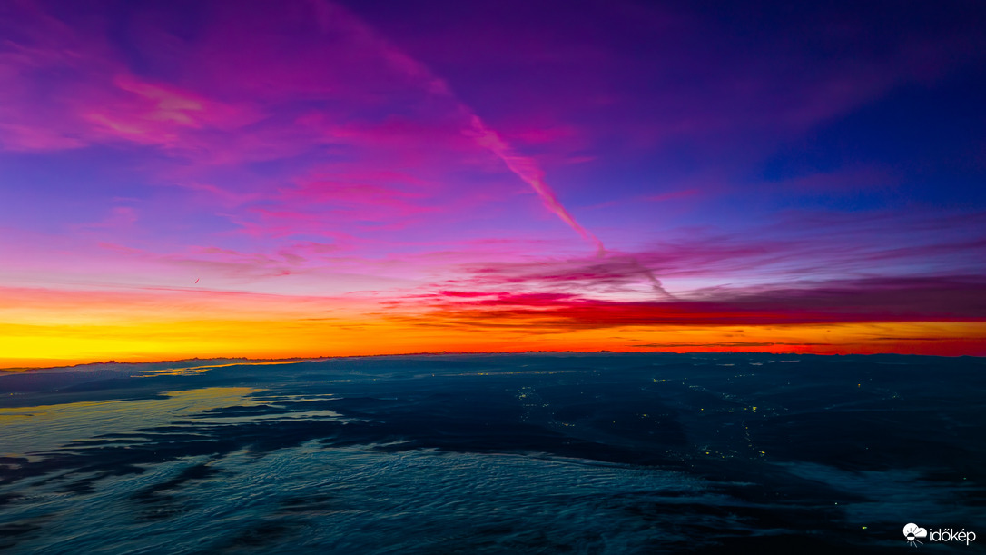 Színes Alkonyi Égbolt