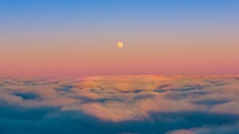 Glória felett a telihold