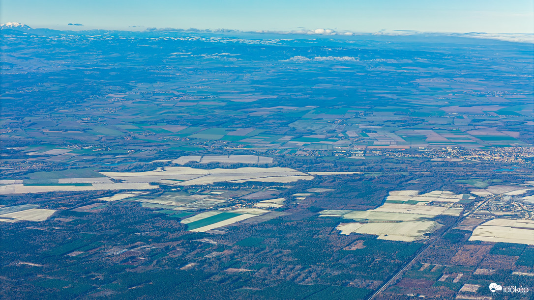 Hó és hó nélküli táj találkozása
