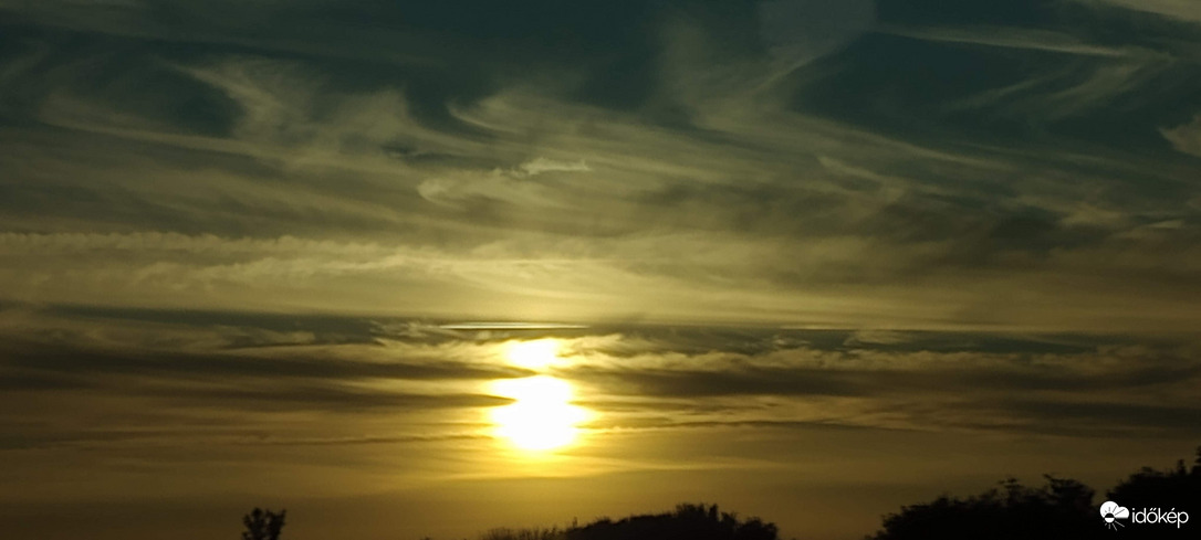 Napnyugta Pakson ma.