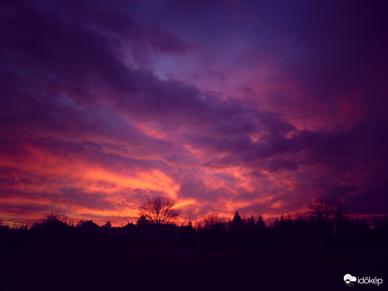 Alighanem szél lesz. Mai naplemente