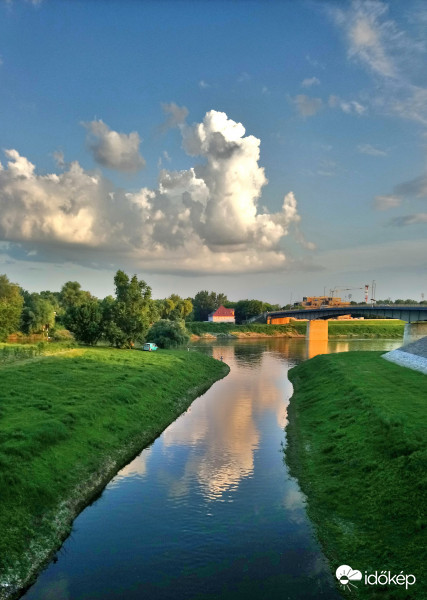 Tükörkép Szolnok 
