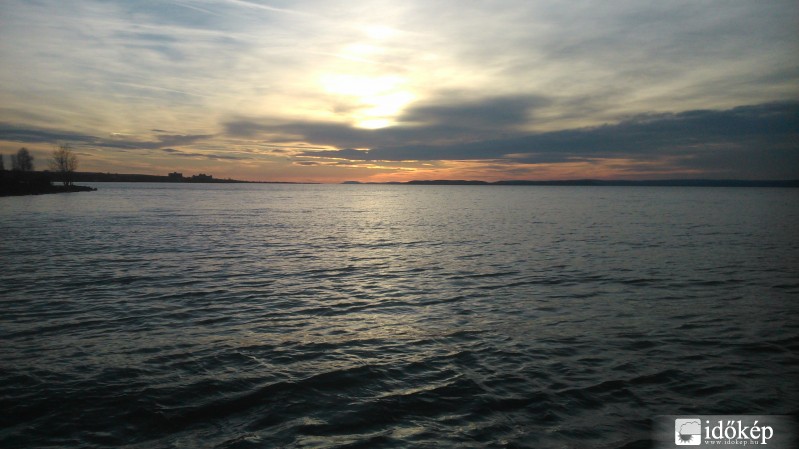 Egy kis balatoni naplemente.