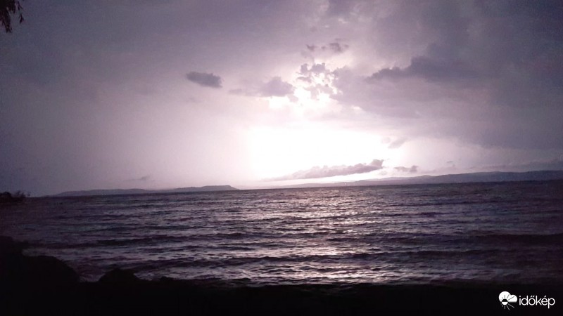 Villámok Tihany felett
