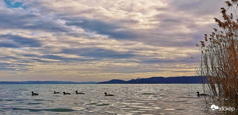 Csillámló Balaton tetején