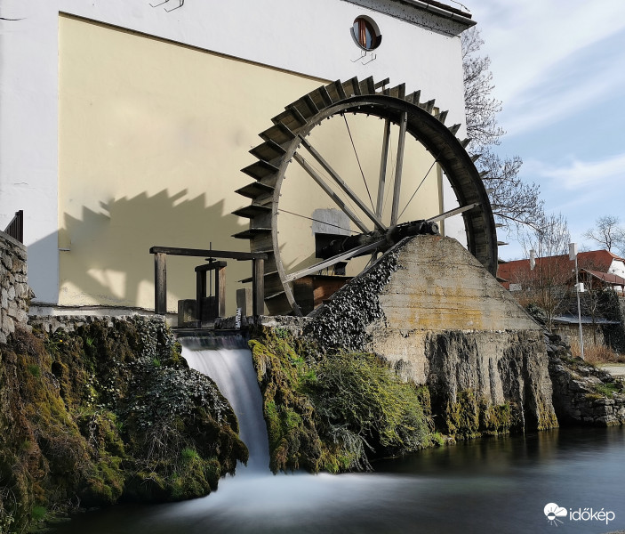 Fátyol a mohák közt