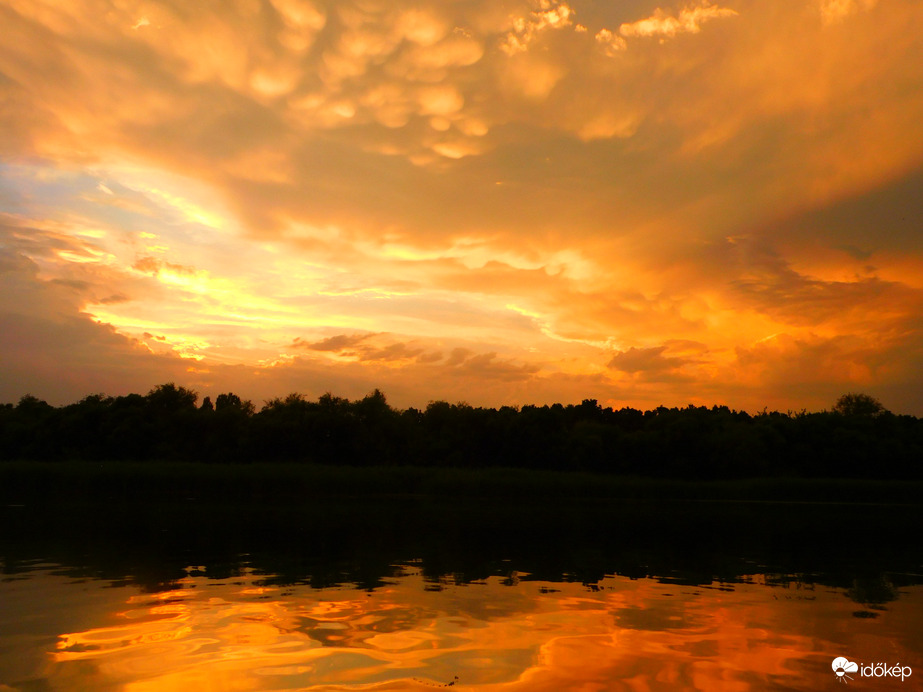 Naplemente a Tisza tavon
