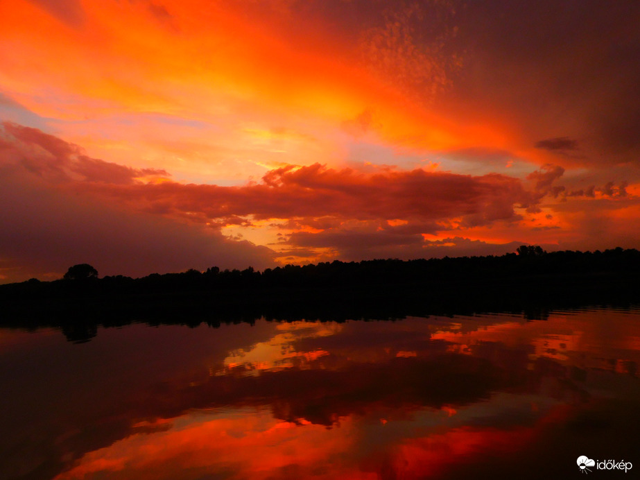 Naplemente a Tisza tavon