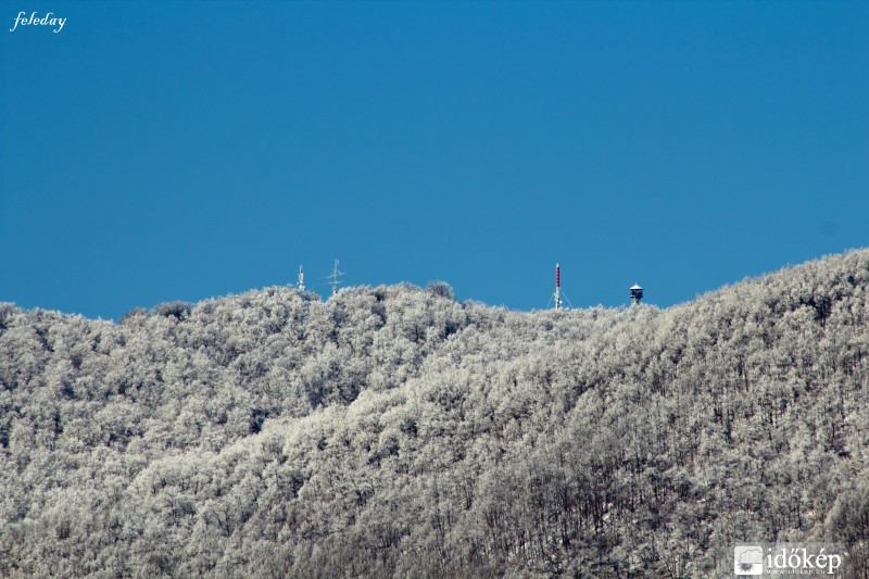 Ezt látom az erkélyről itthon :) 