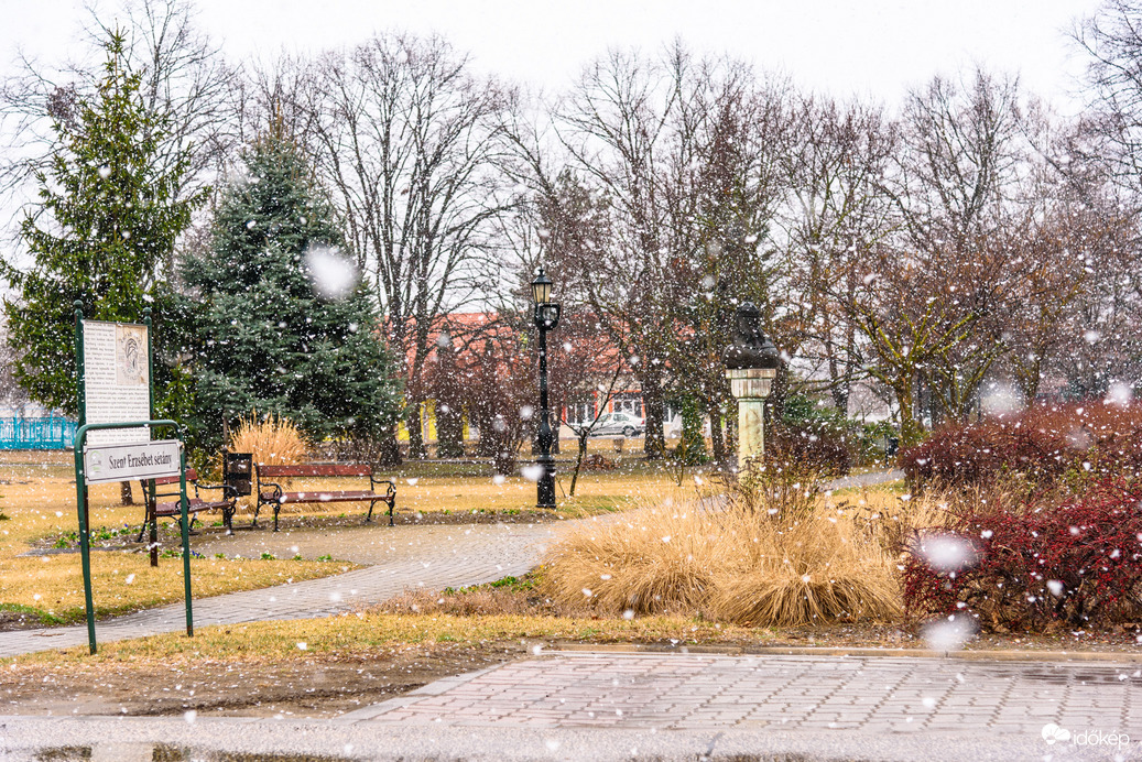 Ruzsán is behavazott! HN :)