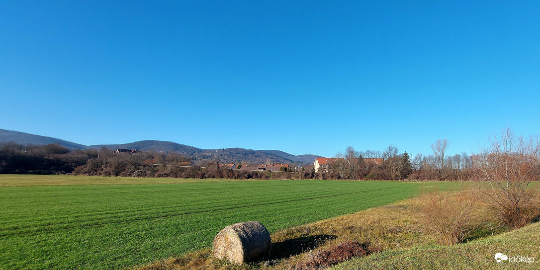 Ragyogó,kék égbolt