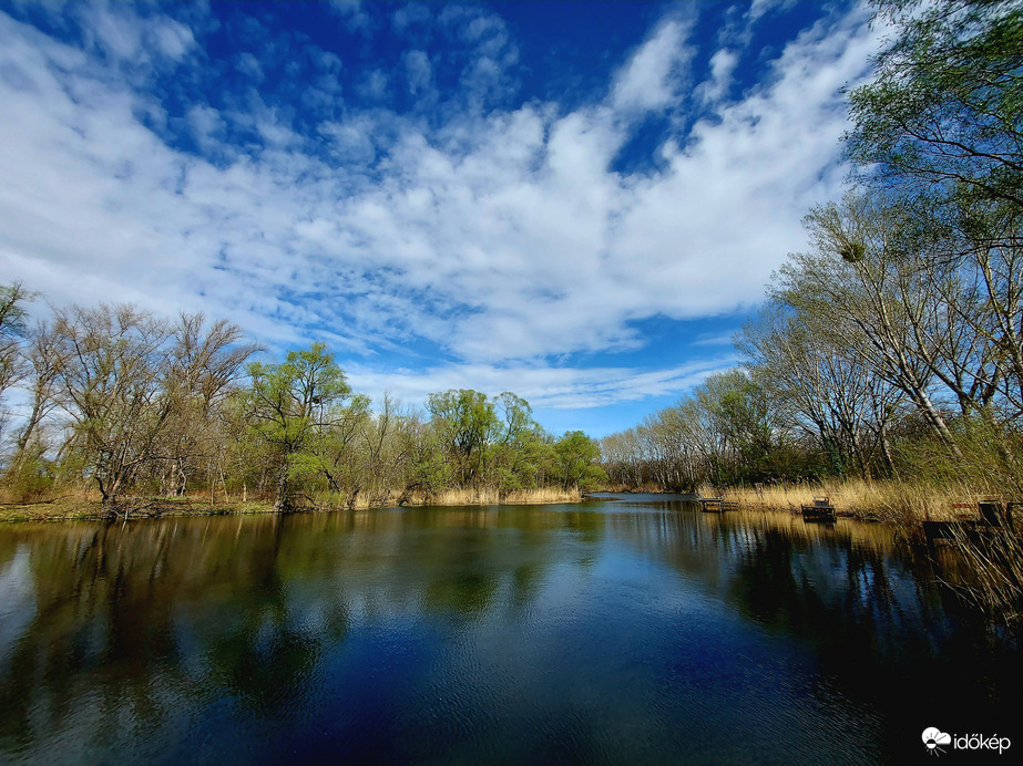 Tavasz,kék ég,felhők :)