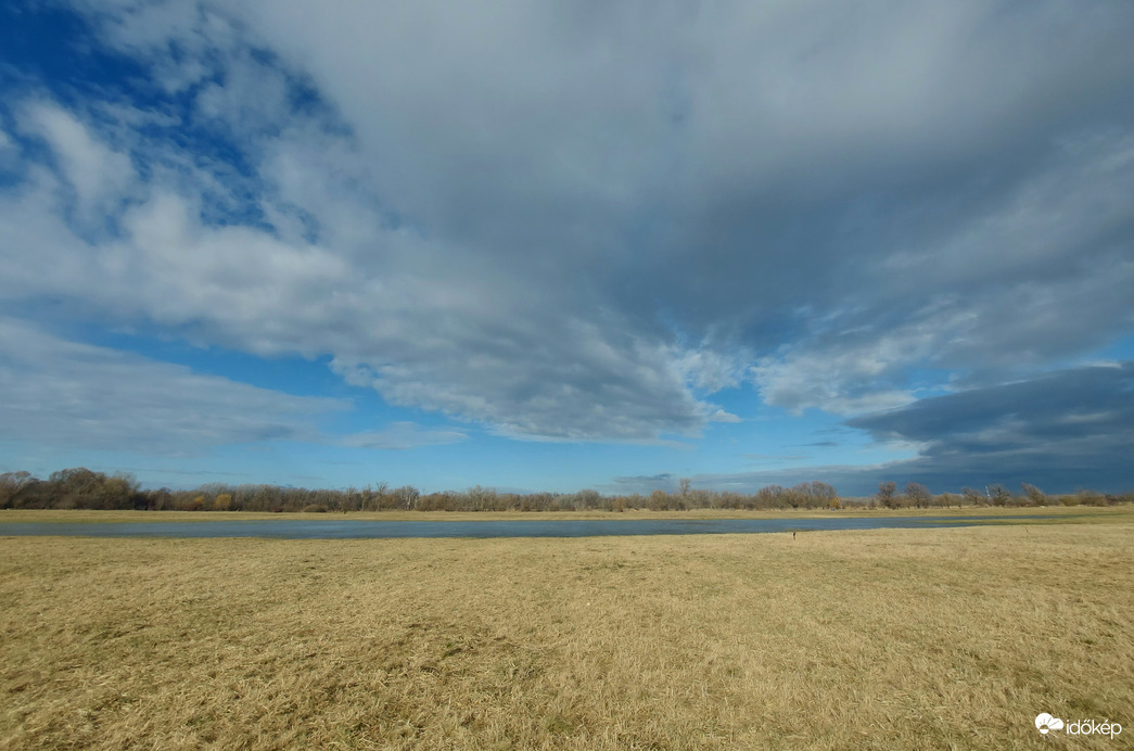 "Hej,mostan puszta ám igazán a puszta!"
