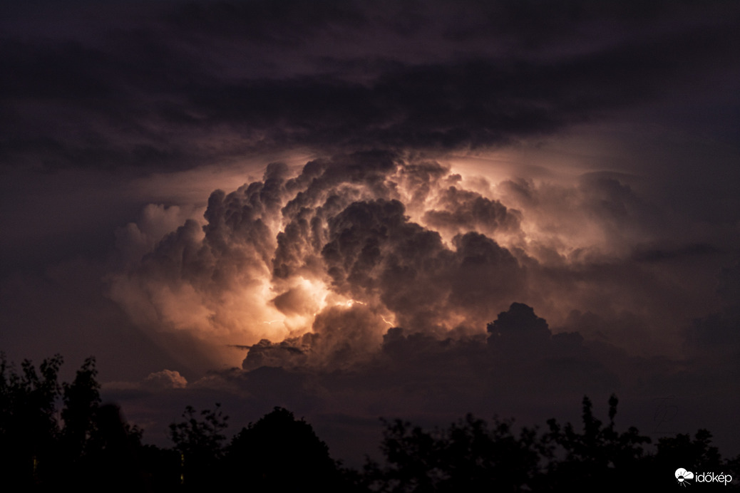 villámok a magasban