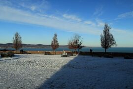 A téli Tihany két fő előnye, nincs ezer nyelven beszélő millió turista, csak a gyönyörű táj.